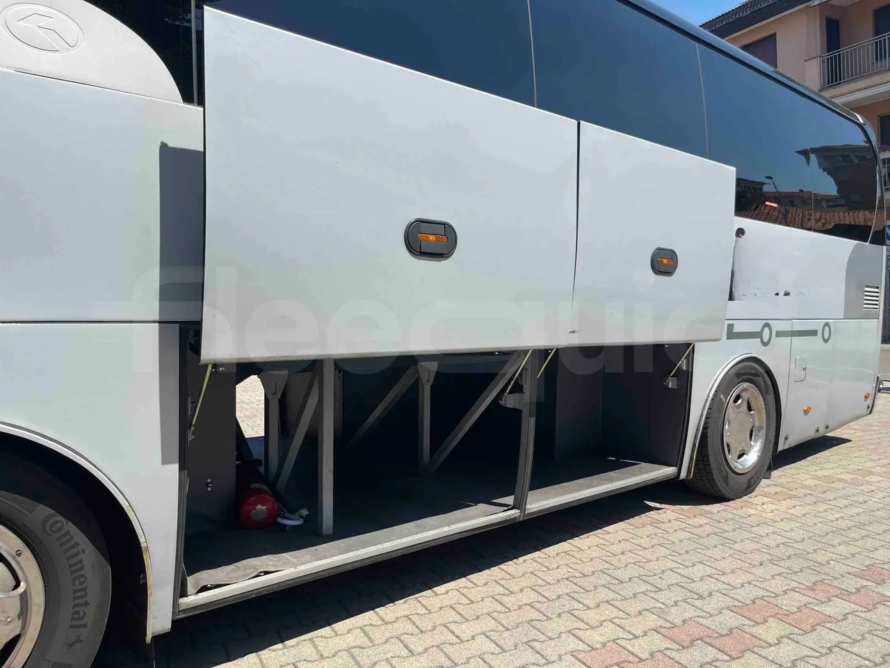 King Long XMQ6900 - internal frame rust check