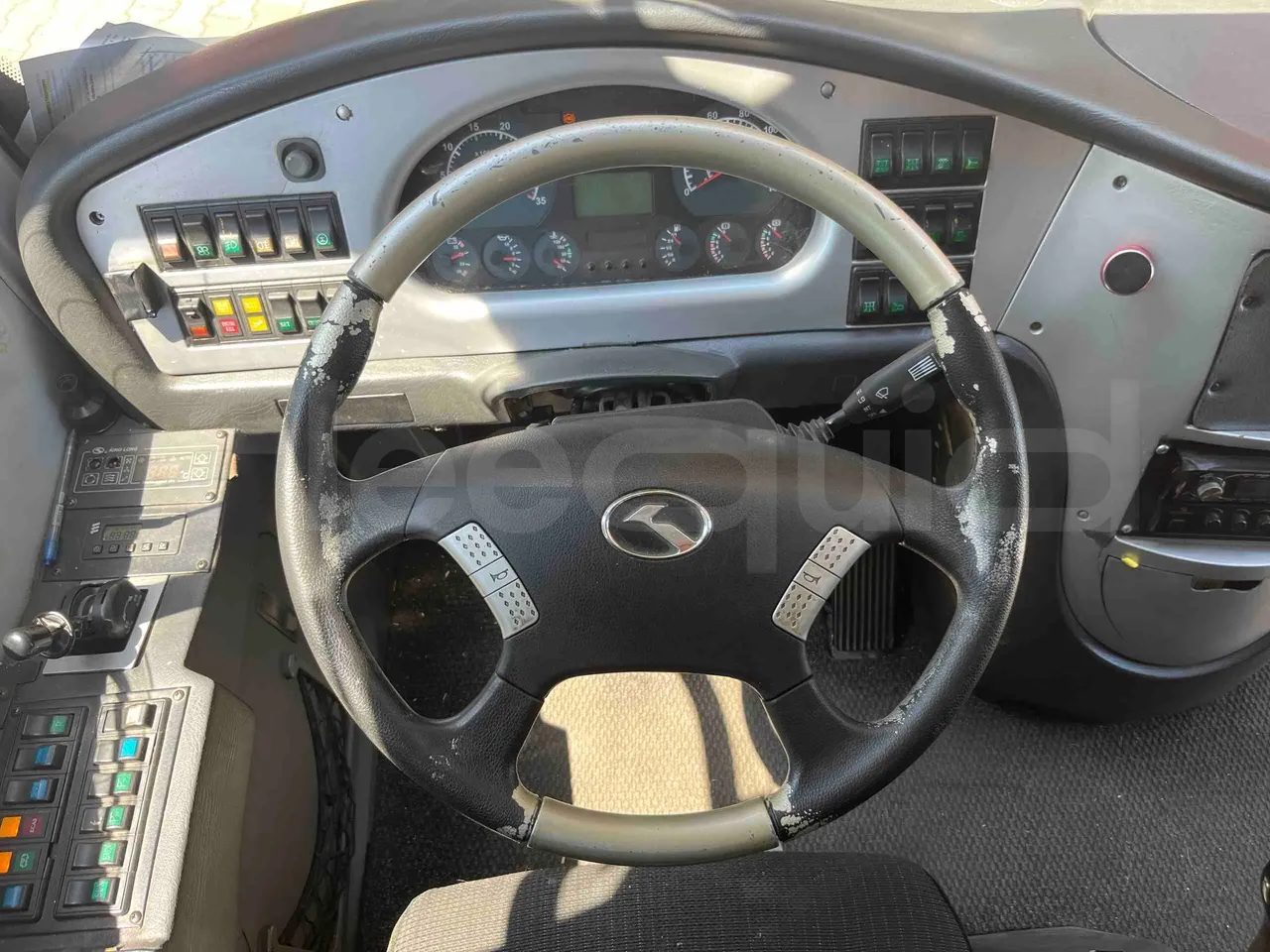 King Long XMQ6900 - steering wheel photo