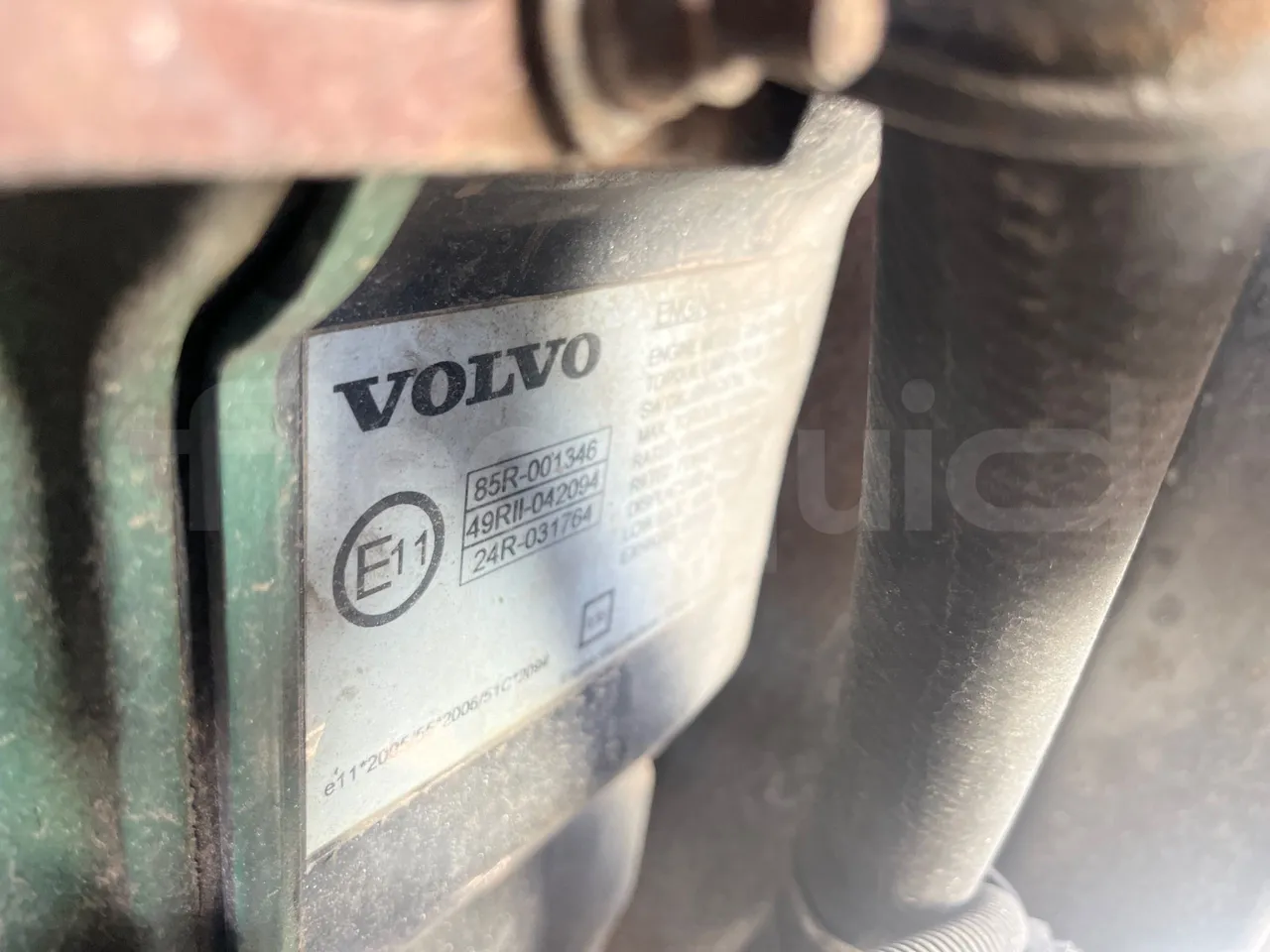Volvo B12B 6X2 - EUR4 - 338kW -14.995m - engine plate photo