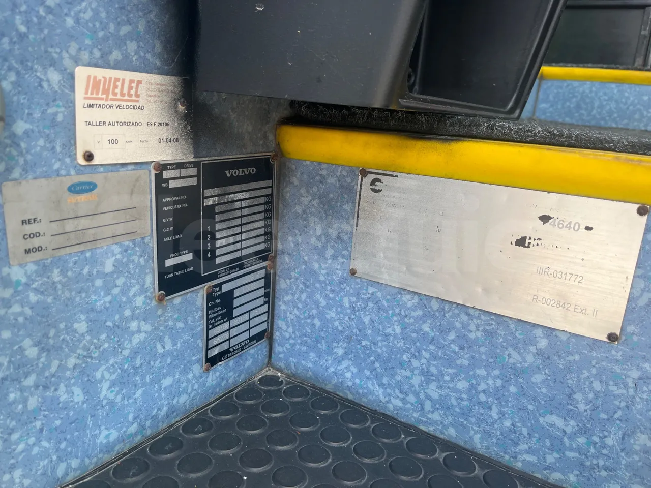 Volvo B12B 6X2 - EUR4 - 338kW -14.995m - onboard devices 3