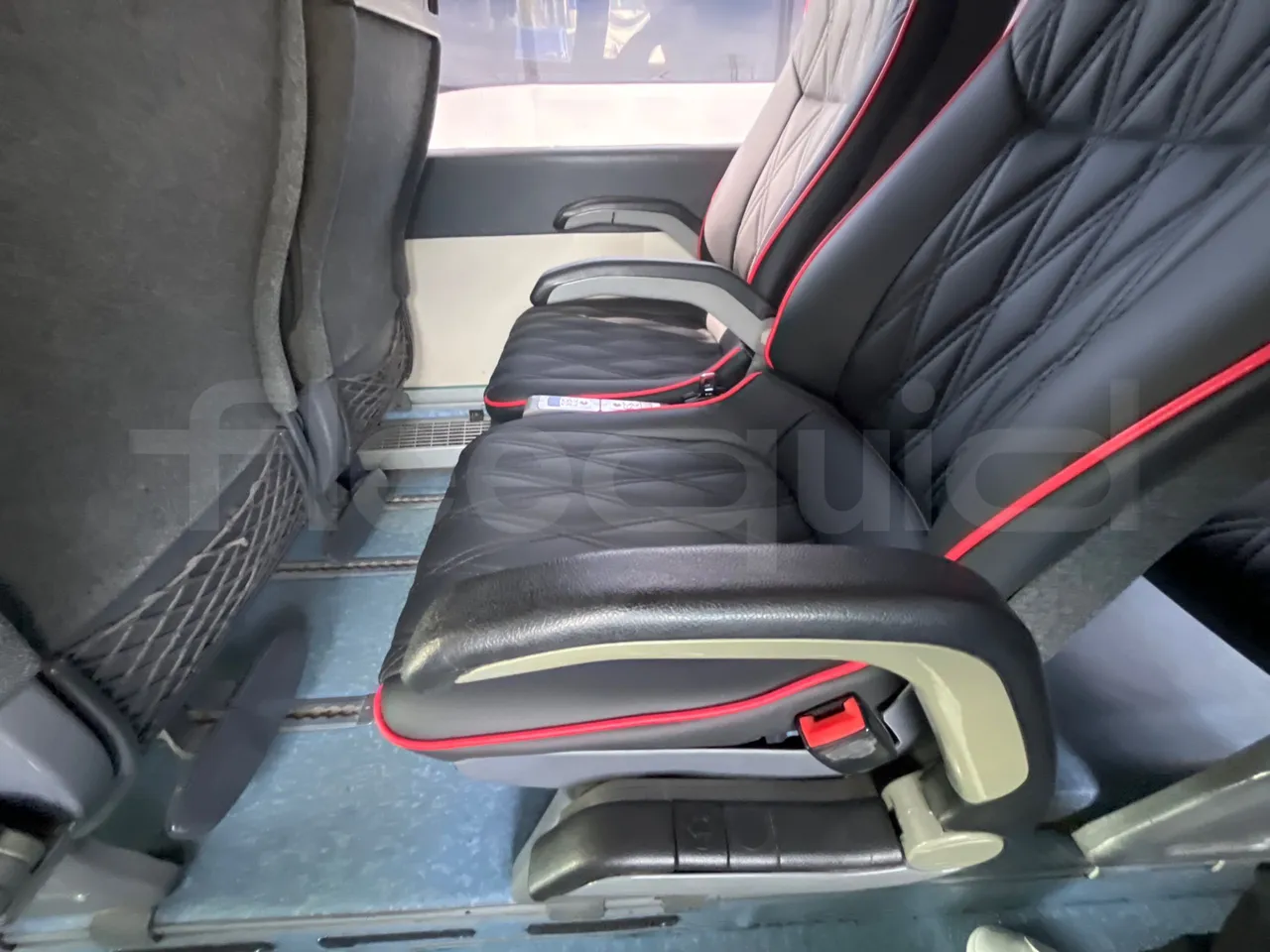 Volvo B12B 6X2 - EUR4 - 338kW -14.995m - armrest detail photo