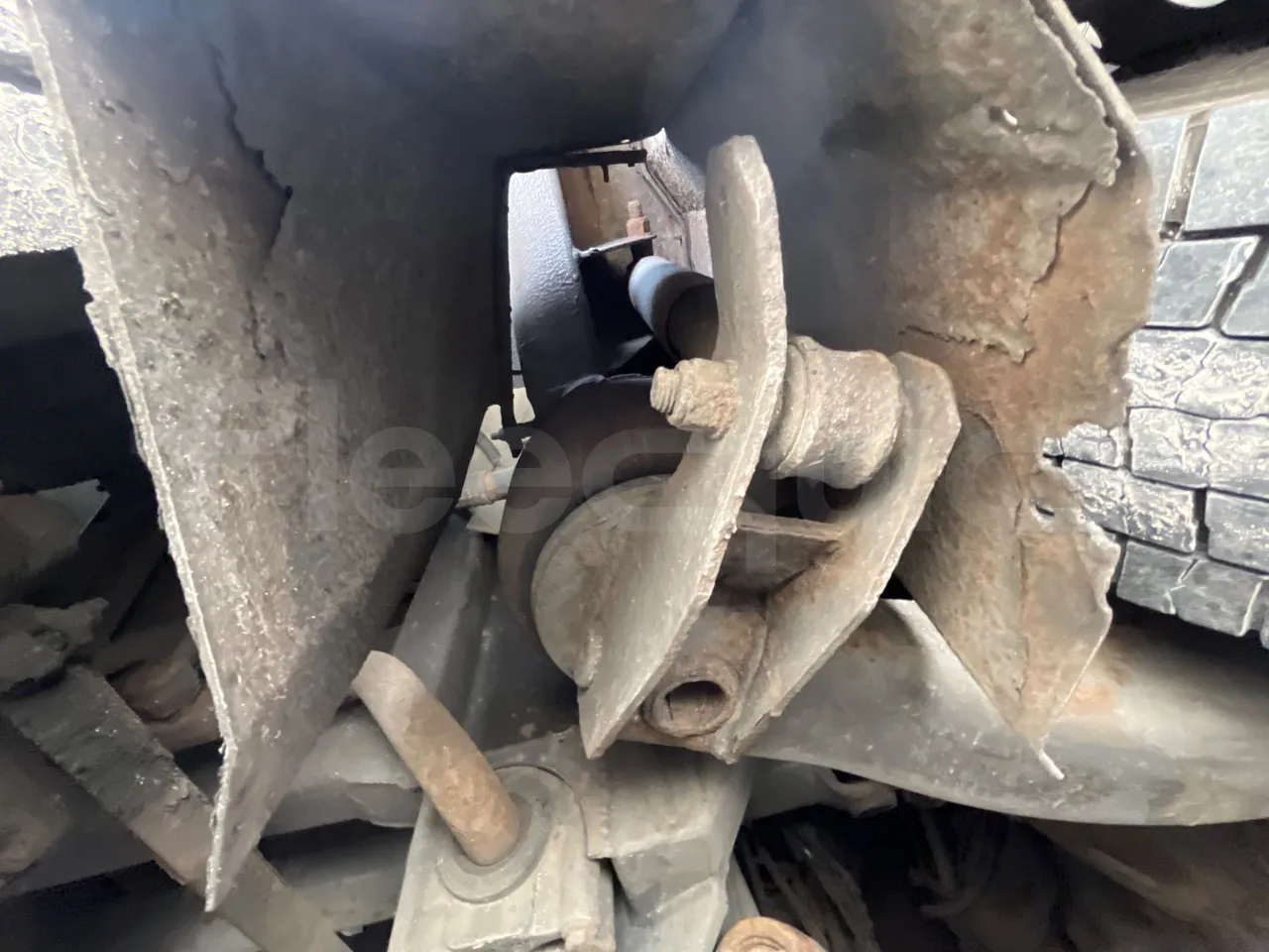 Volvo B12B 6X2 - EUR4 - 338kW -14.995m - axle 2 discs right