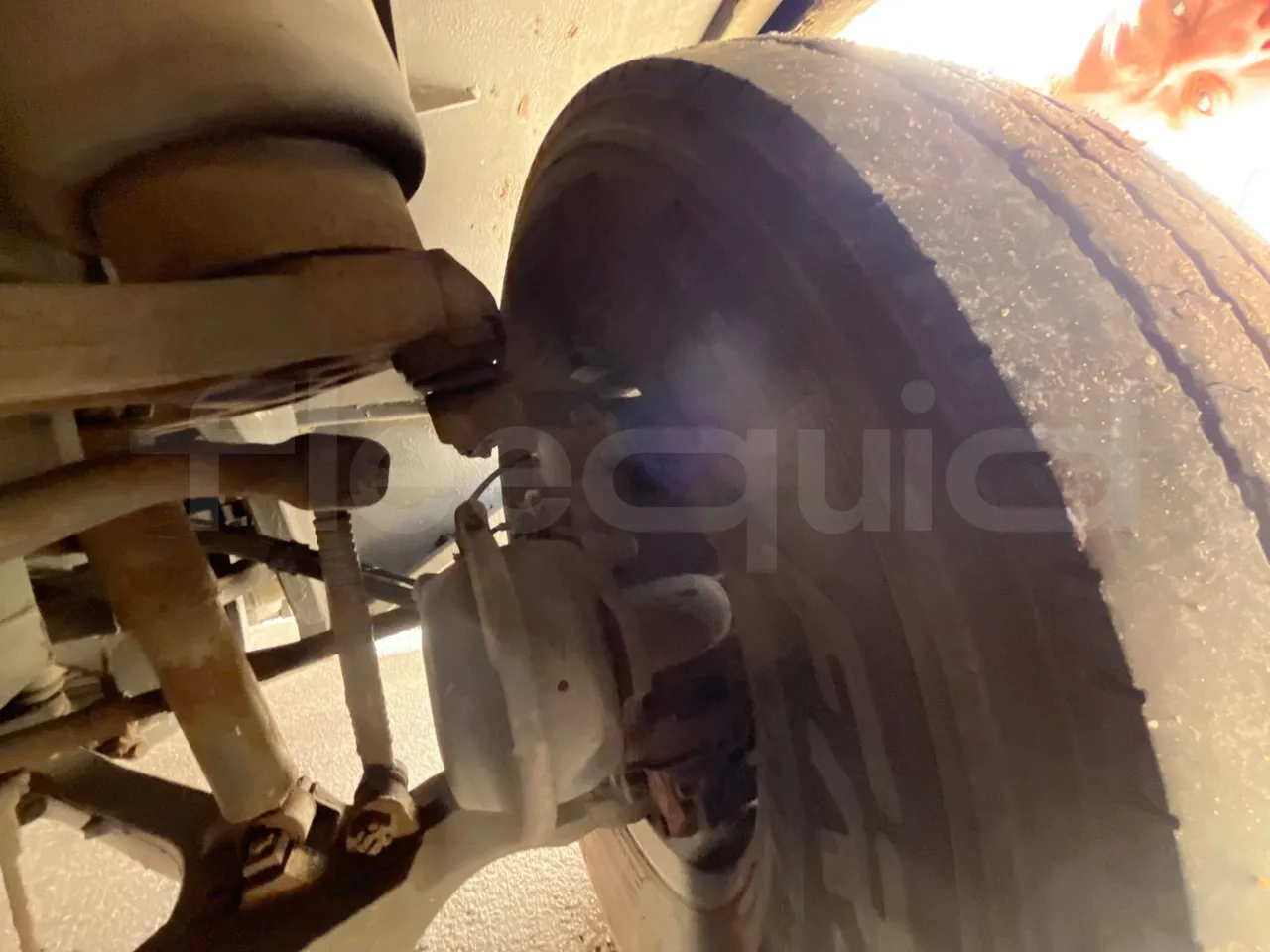 Volvo B12B 6X2 - EUR4 - 338kW -14.995m - front brake calipers right