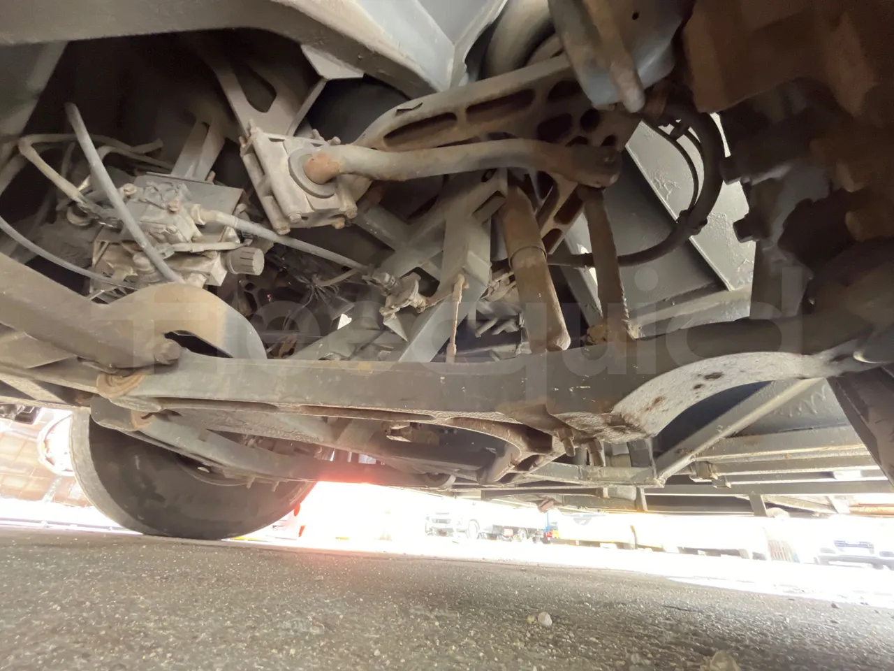 Volvo B12B 6X2 - EUR4 - 338kW -14.995m - front discs right