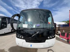 Volvo B12B 6X2 - EUR4 - 338kW -14.995m - front photo