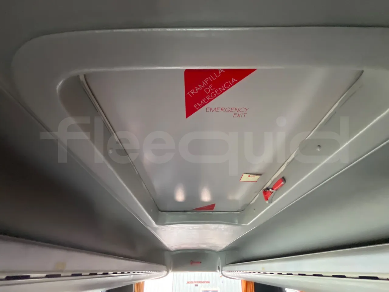 Volvo B12B 6X2 - EUR4 - 338kW -14.995m - roof hatch 1