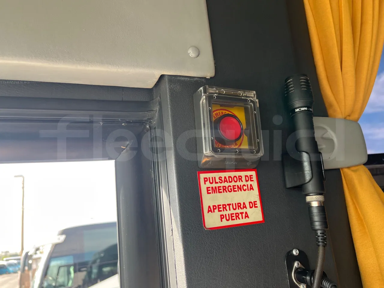 Volvo B12B 6X2 - EUR4 - 338kW -14.995m - seat plate photo