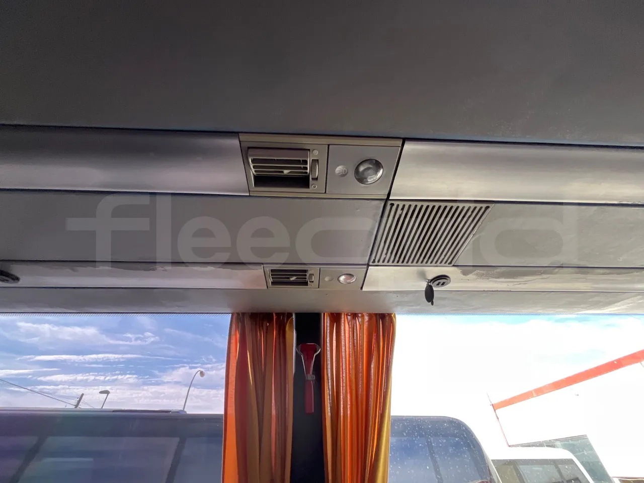 Volvo B12B 6X2 - EUR4 - 338kW -14.995m - turntable internal (18m)