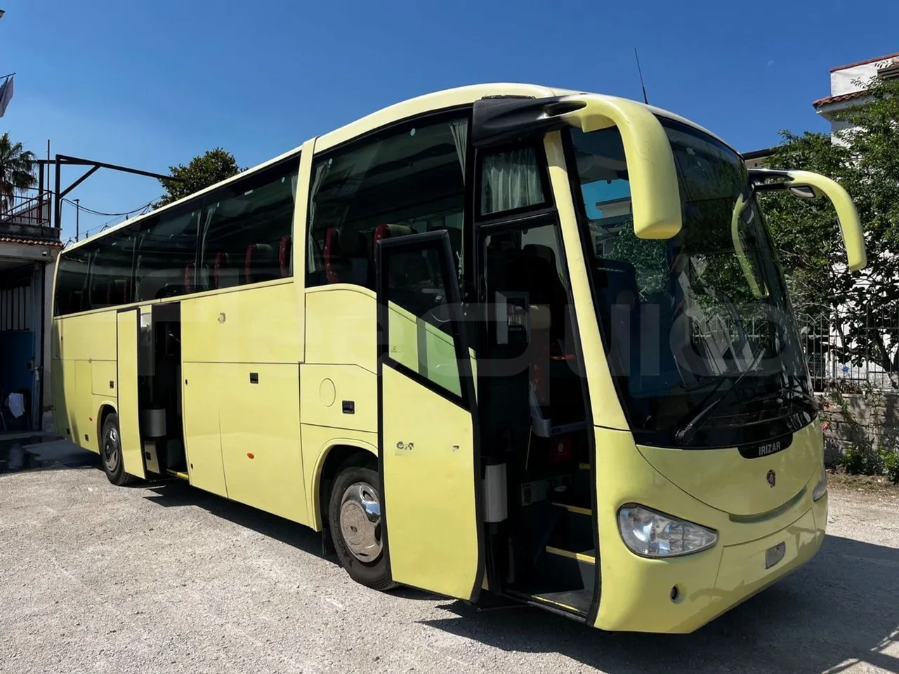 Irizar Century - 3/4 Front Right Side Doors Open