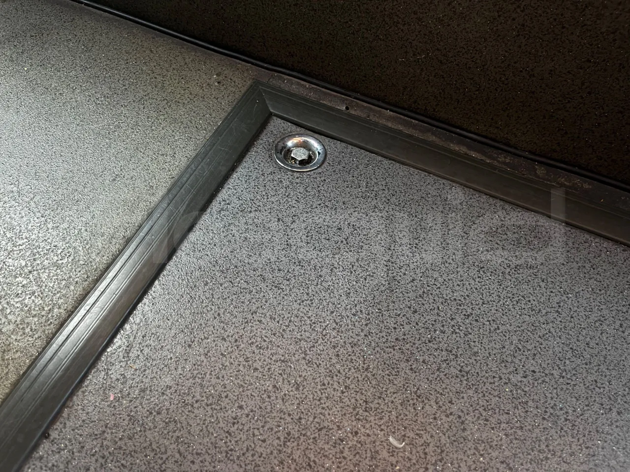 Irizar Century - floor hatches photo