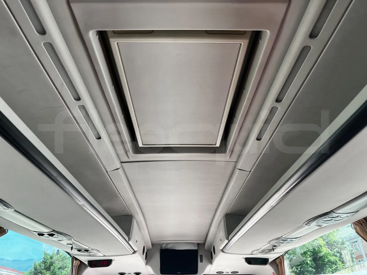 Irizar Century - Roof Hatch 1