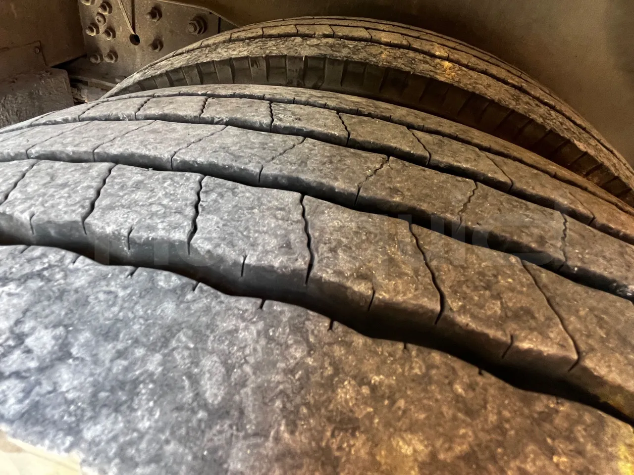 Irizar Century - Third Axle Left Side: Complete Wheel