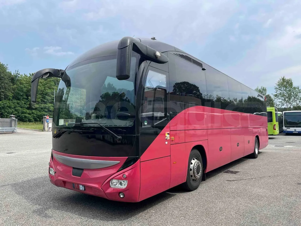 Iveco Magelys - 3/4 front left
