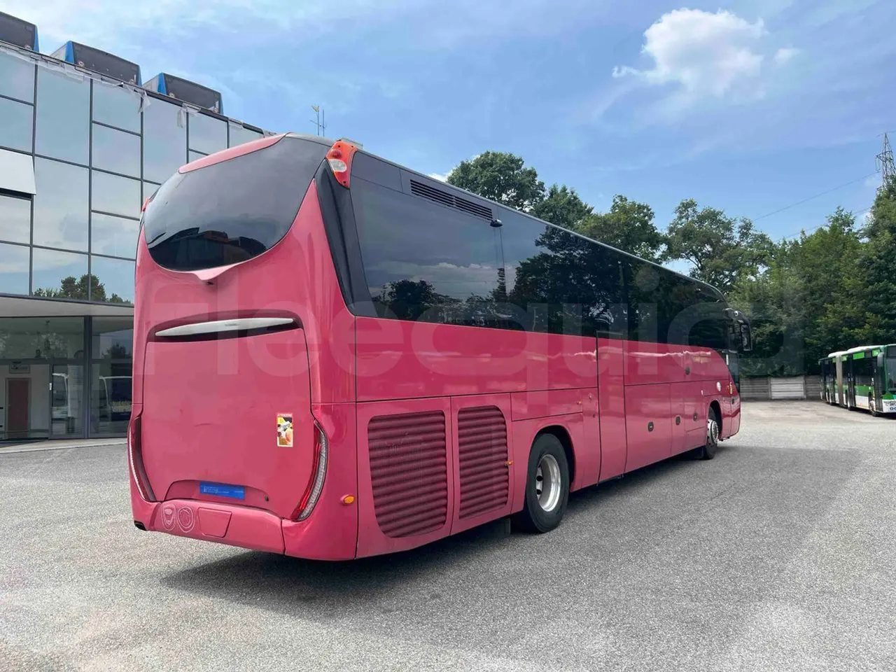 Iveco Magelys - 3/4 right rear doors closed