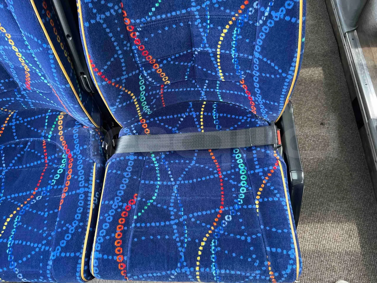 Iveco Magelys - central seat safety belt
