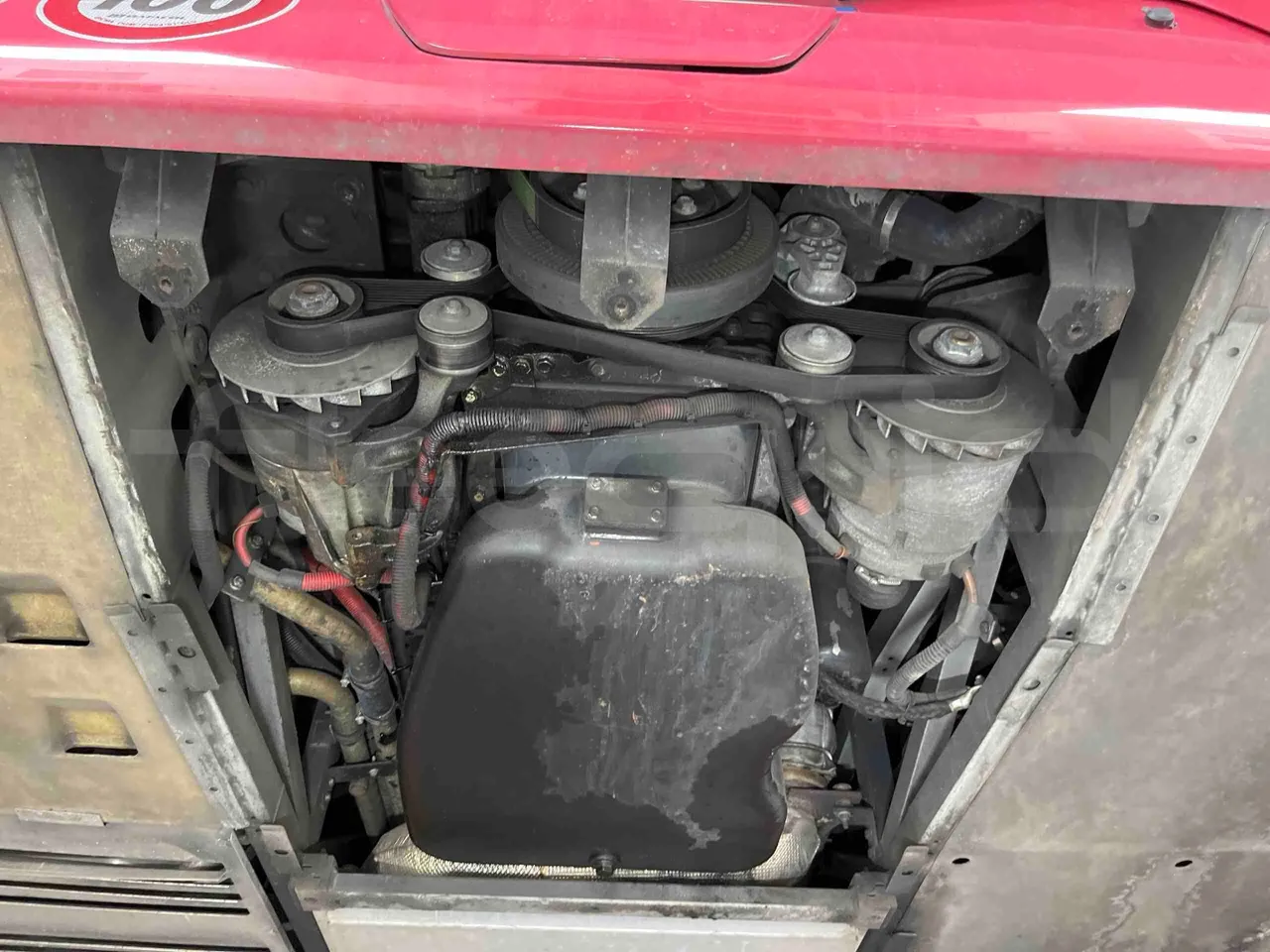 Iveco Magelys - engine without protection