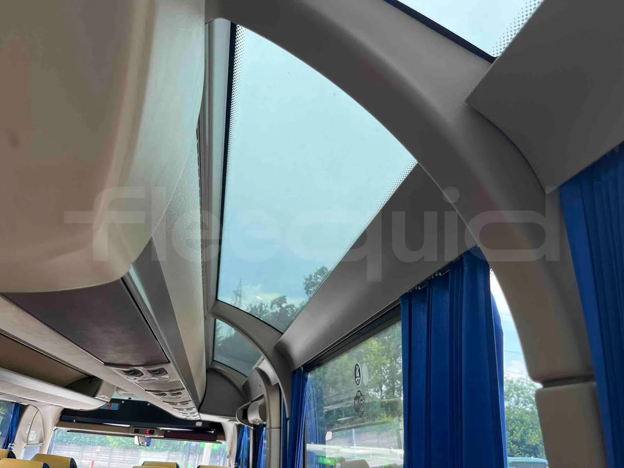 Iveco Magelys - floor hatches photo