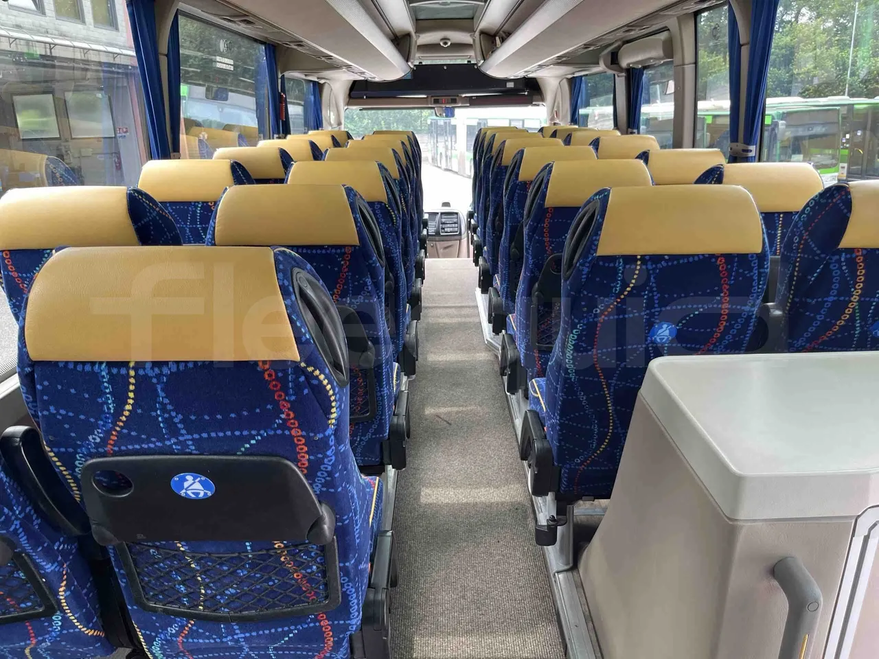 Iveco Magelys - forward view middle aisle