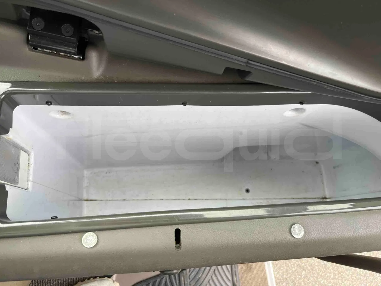 Iveco Magelys - power outlets detail