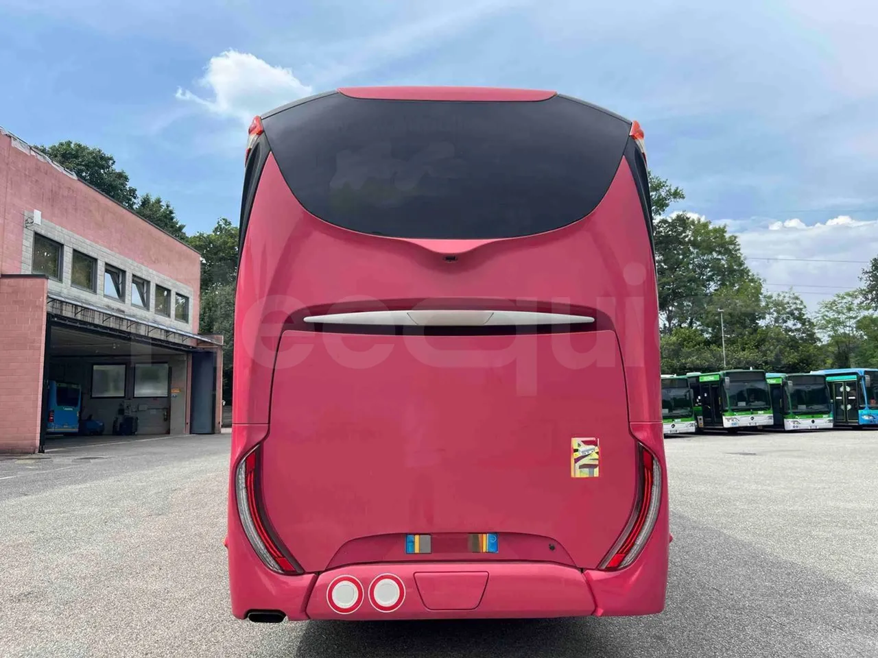 Iveco Magelys - rear hatch closed