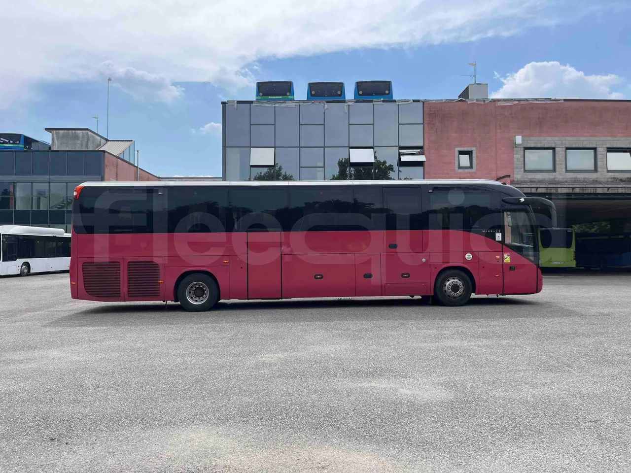 Iveco Magelys - right side doors closed