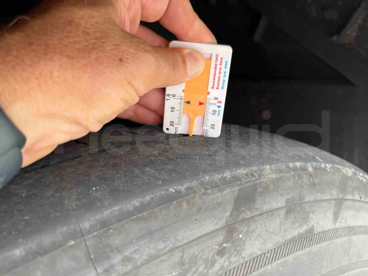Iveco Magelys - rear left tire photo