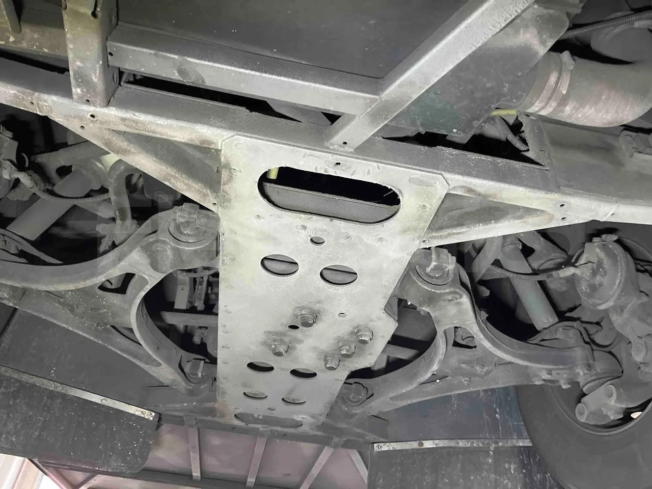 Iveco Magelys - front axle central