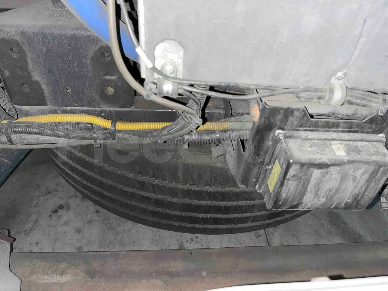 Iveco Magelys - spare wheel