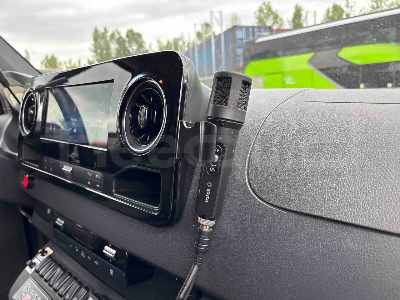 Mercedes-Benz Sprinter - hostes microphone accessories photo