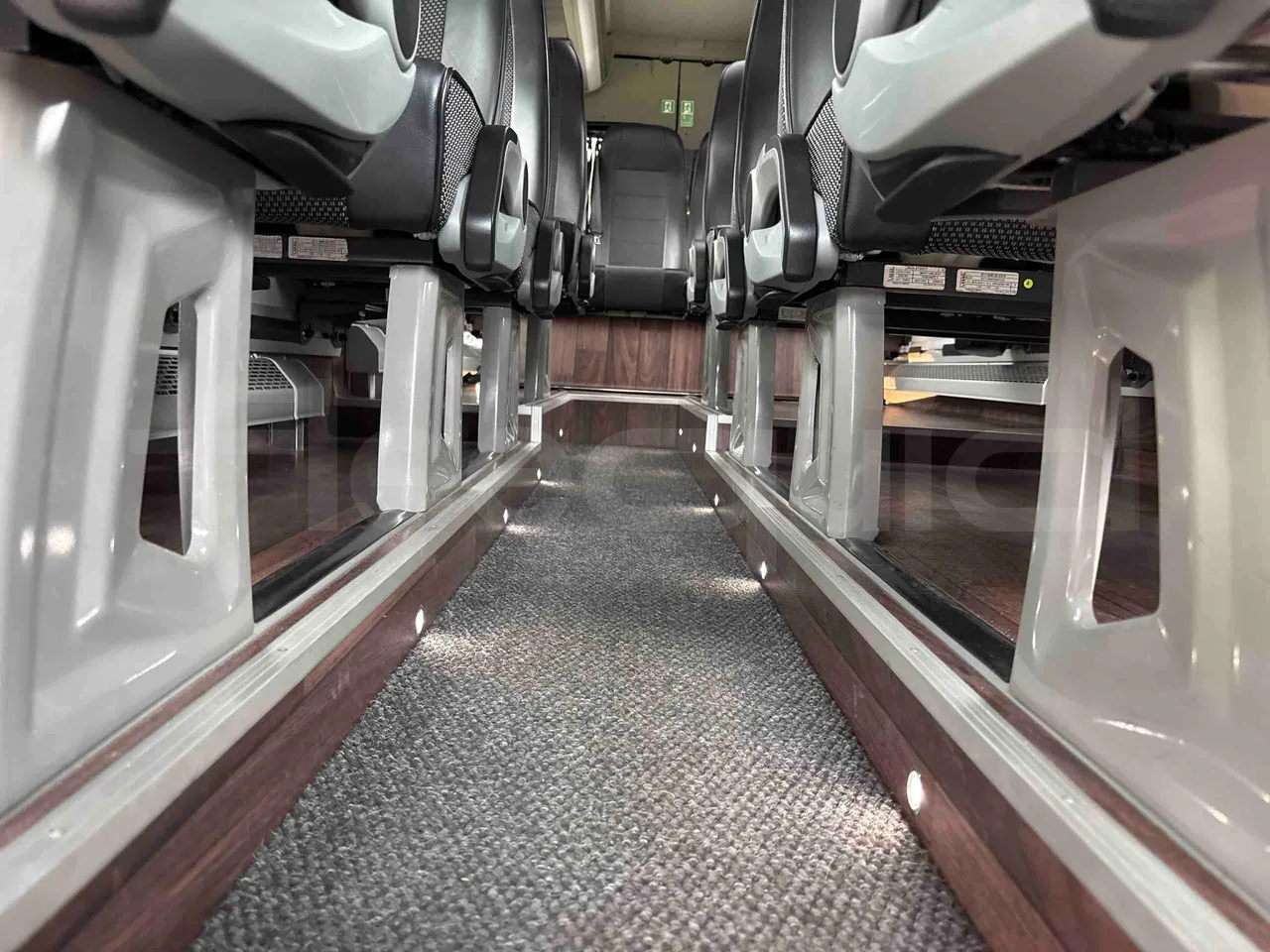 Mercedes-Benz Sprinter - seat brackets photo