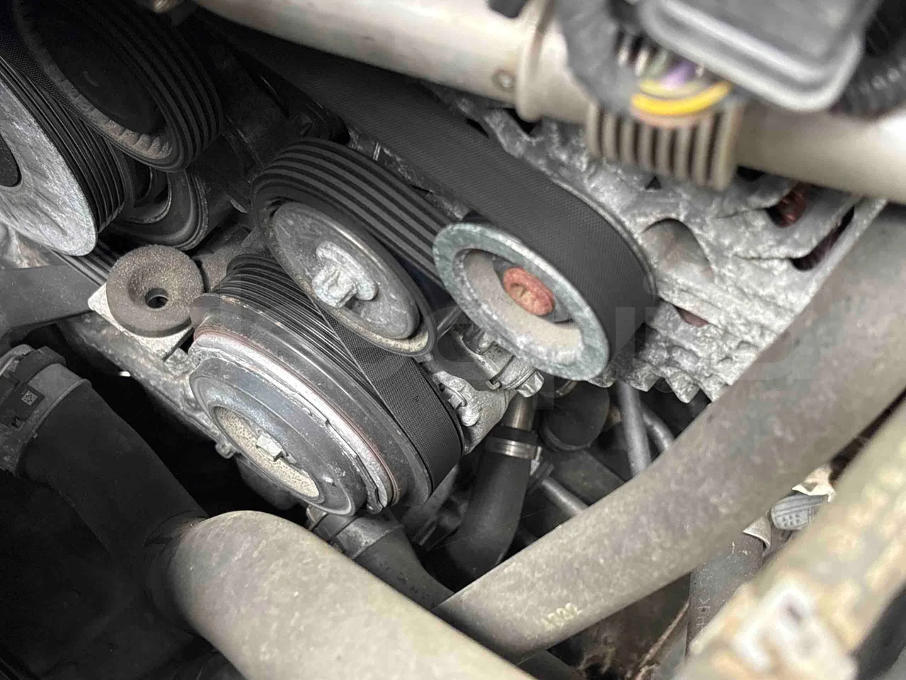 Mercedes-Benz Sprinter - air conditioning compressor