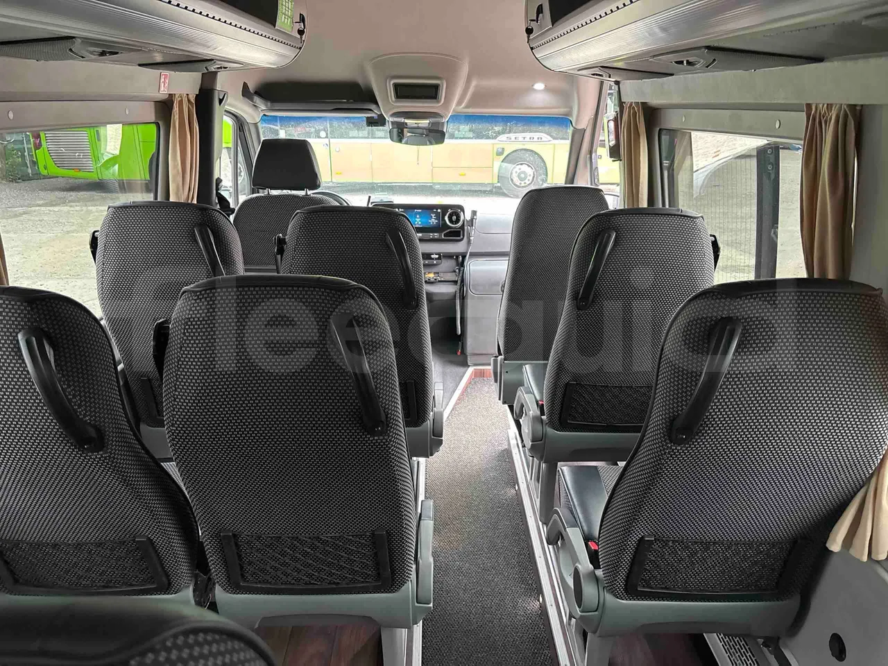 Mercedes-Benz Sprinter - forward view middle aisle