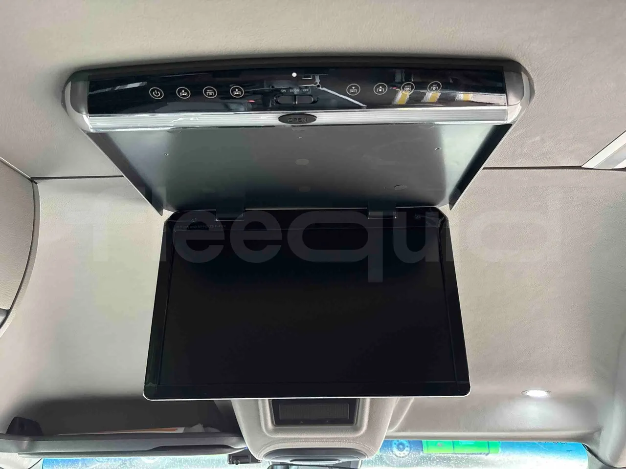 Mercedes-Benz Sprinter - monitor detail photo