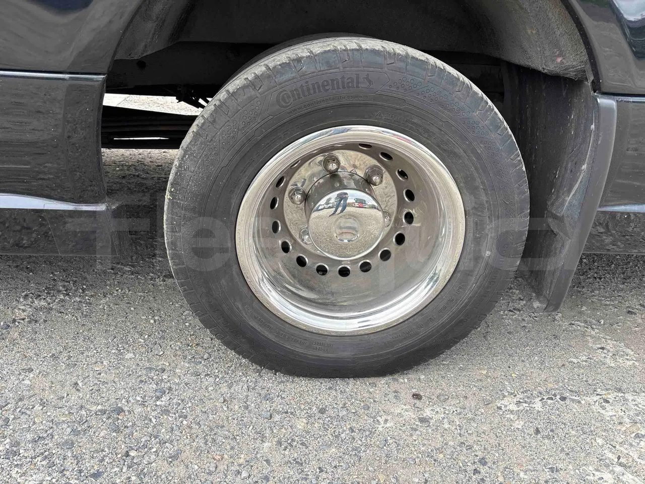 Mercedes-Benz Sprinter - rear left tire photo