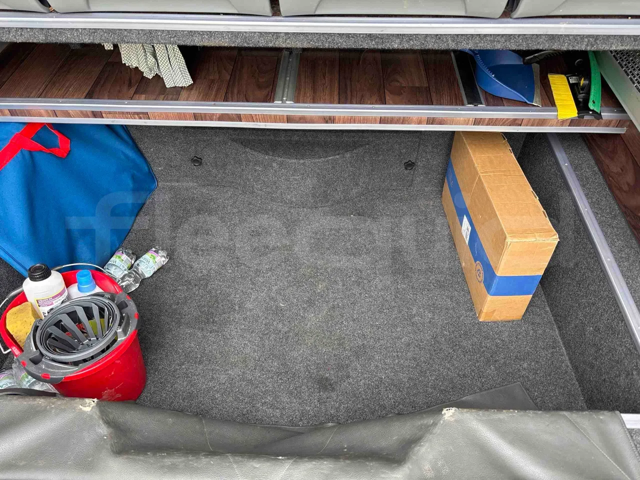 Mercedes-Benz Sprinter - under carpet photo