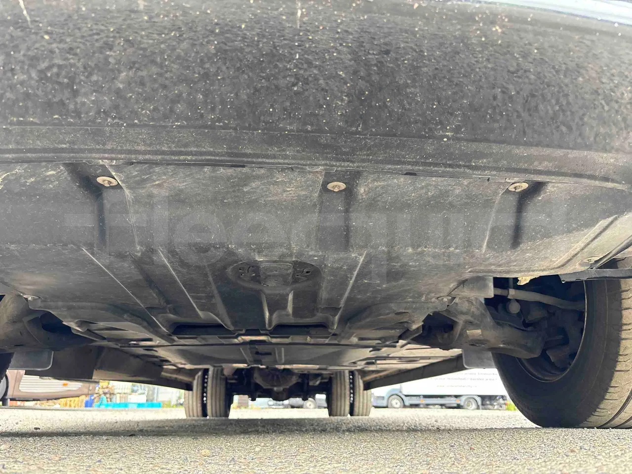 Mercedes-Benz Sprinter - front undercarriage from front