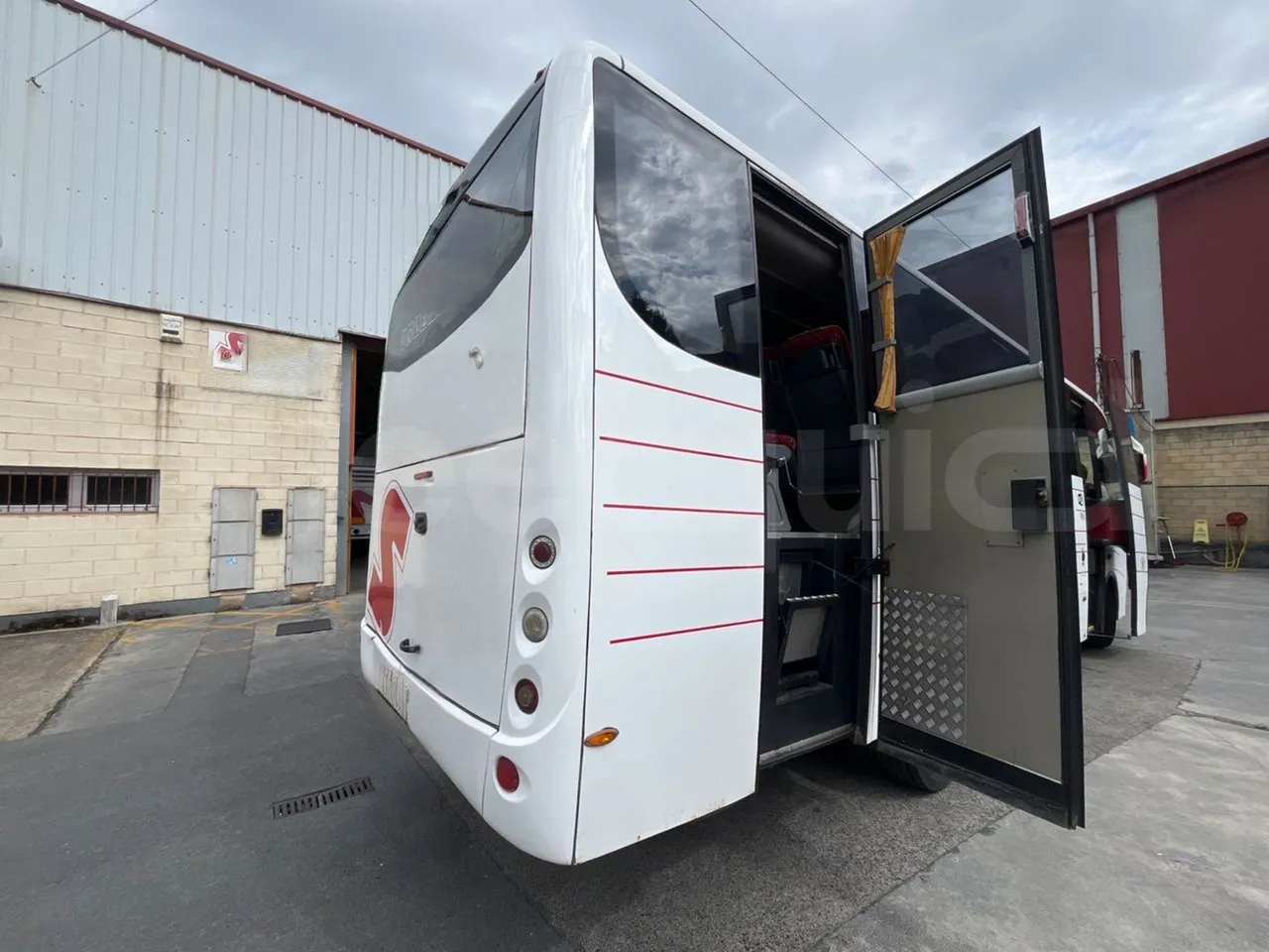 Mercedes-Benz Andecar HTA03-970.257.2/ Euro 4 - 175 Kw - 9.26 Mt - 3/4 right rear doors open