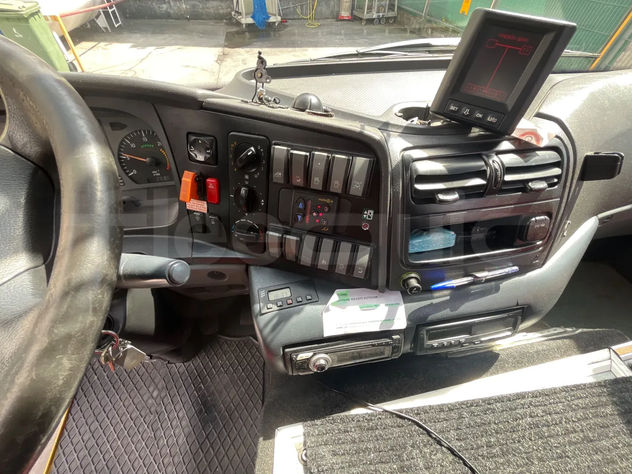 Mercedes-Benz Andecar HTA03-970.257.2/ Euro 4 - 175 Kw - 9.26 Mt - onboard devices 1