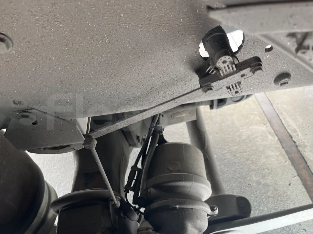 Mercedes-Benz Andecar HTA03-970.257.2/ Euro 4 - 175 Kw - 9.26 Mt - axle 2 caliper brakes right