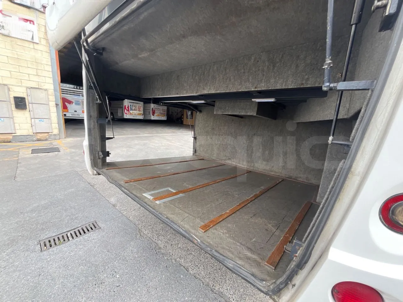 Mercedes-Benz Andecar HTA03-970.257.2/ Euro 4 - 175 Kw - 9.26 Mt - luggage rack photo