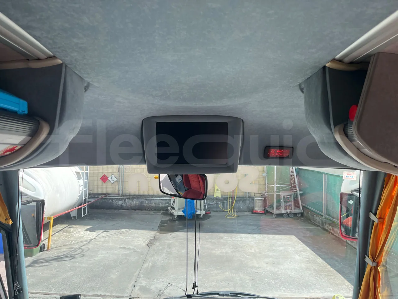 Mercedes-Benz Andecar HTA03-970.257.2/ Euro 4 - 175 Kw - 9.26 Mt - monitor detail photo