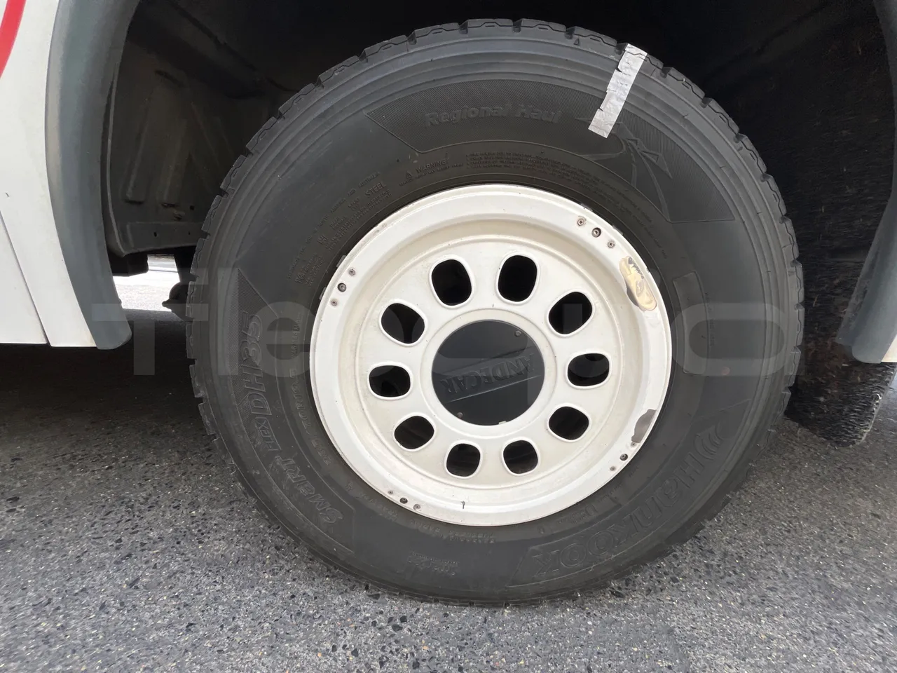 Mercedes-Benz Andecar HTA03-970.257.2/ Euro 4 - 175 Kw - 9.26 Mt - tread condition front tires left