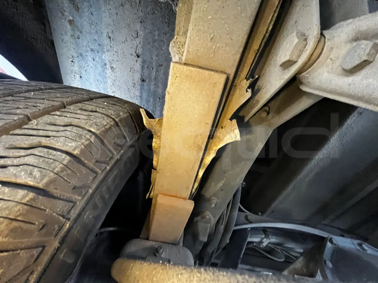 Mercedes-Benz Andecar HTA03-970.257.2/ Euro 4 - 175 Kw - 9.26 Mt - axel 3 leaf spring left