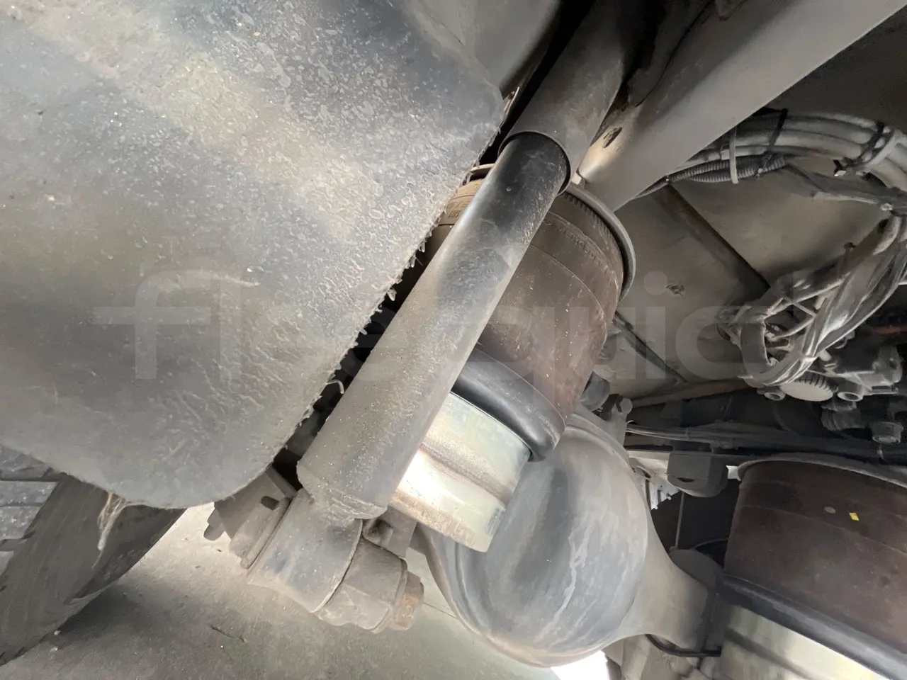 Mercedes-Benz Andecar HTA03-970.257.2/ Euro 4 - 175 Kw - 9.26 Mt - axle 2 shock absorbers 1 left