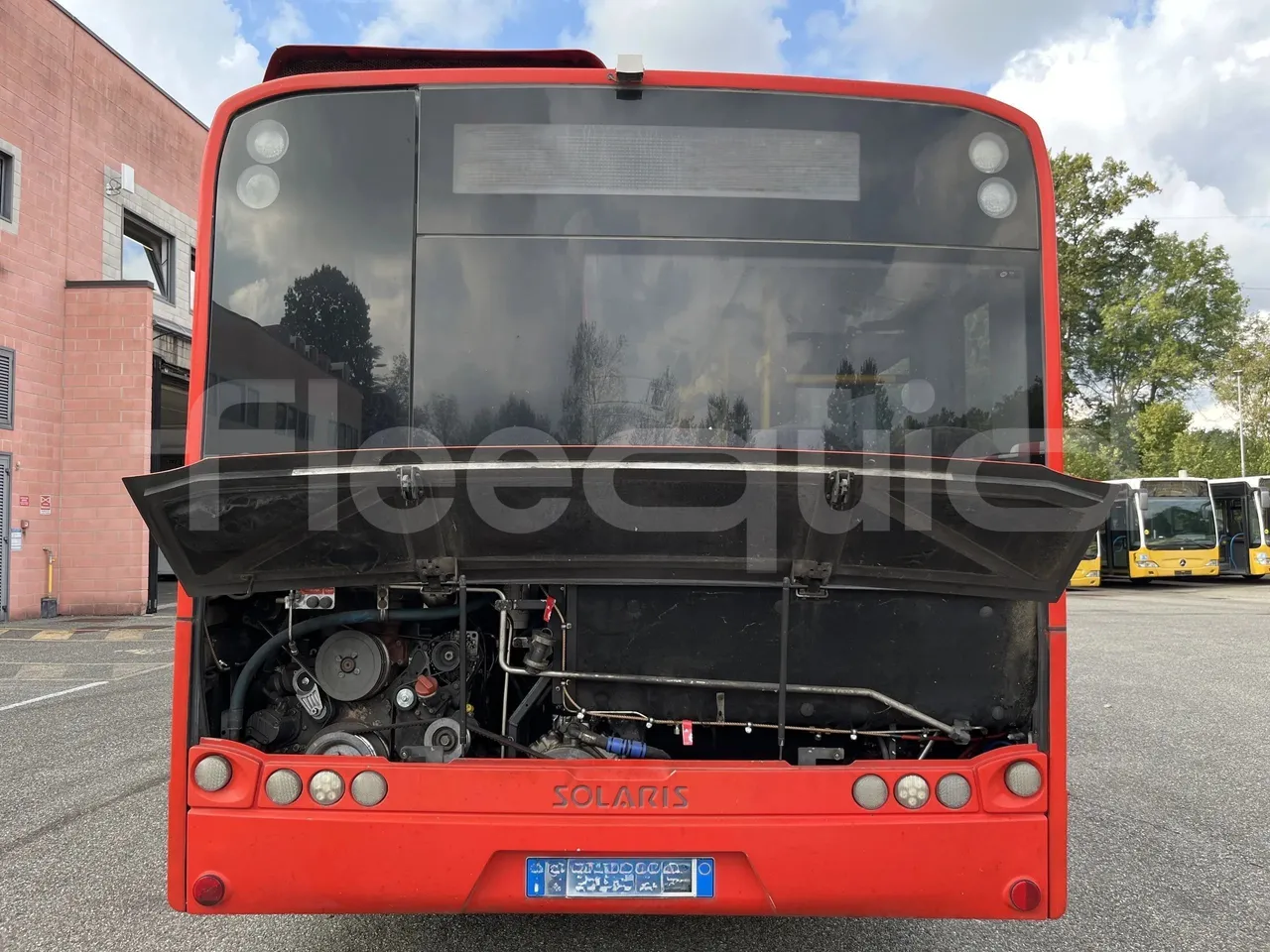 Solaris Urbino - rear hatch closed