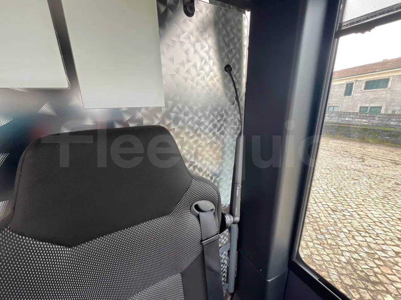 Mercedes-Benz Intouro E17UE -Euro 6 - 260 kW - 13.090 mt - driver microphone accessories photo