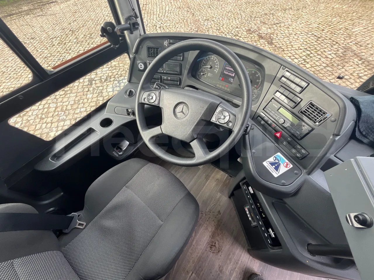 Mercedes-Benz Intouro E17UE -Euro 6 - 260 kW - 13.090 mt - buttons panels on