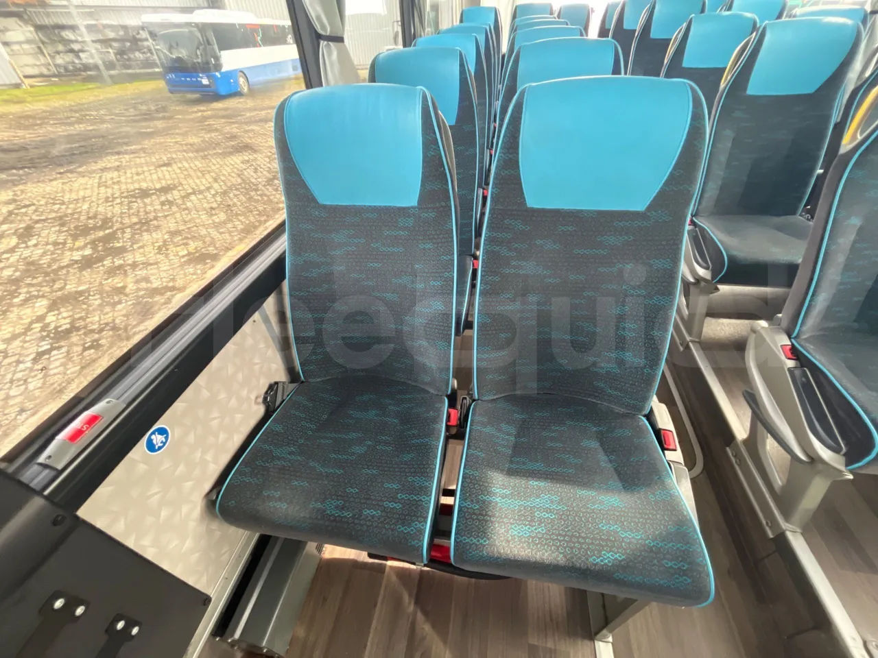 Mercedes-Benz Intouro E17UE -Euro 6 - 260 kW - 13.090 mt - single seat detail