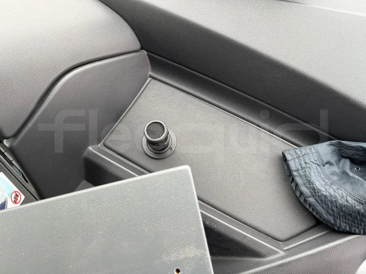 Mercedes-Benz Intouro E17UE -Euro 6 - 260 kW - 13.090 mt - footrest detail photo