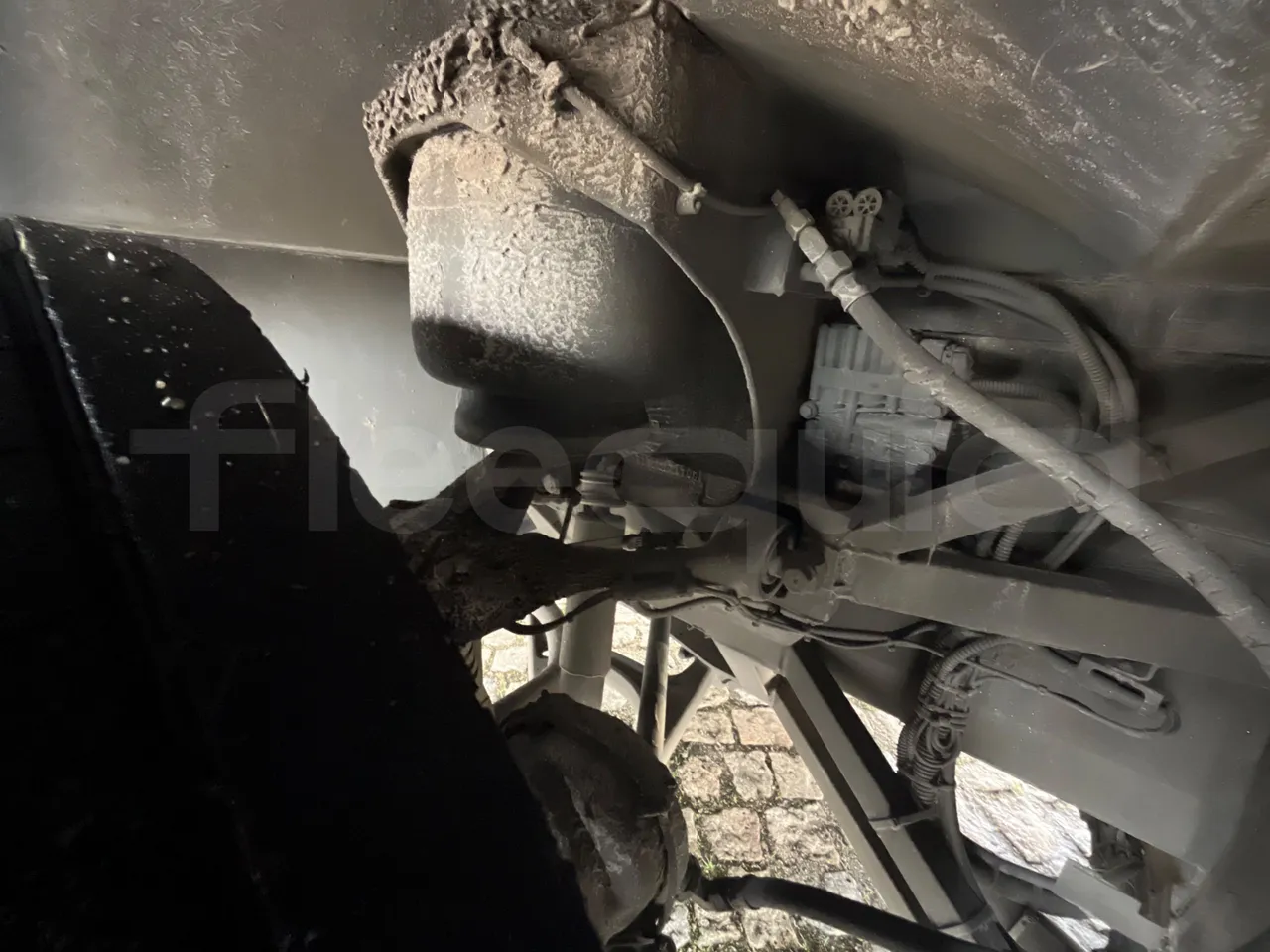 Mercedes-Benz Intouro E17UE -Euro 6 - 260 kW - 13.090 mt - front air springs right